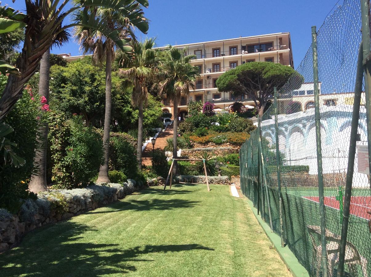 Mansion Alhamar - 2 Bedroom, Frontline Beach, Mountain Views, Full Size Pool, Tennis Courts, Close To Shops, On-Site Bar & Chiringuito Ситио-де-Калаонда Экстерьер фото