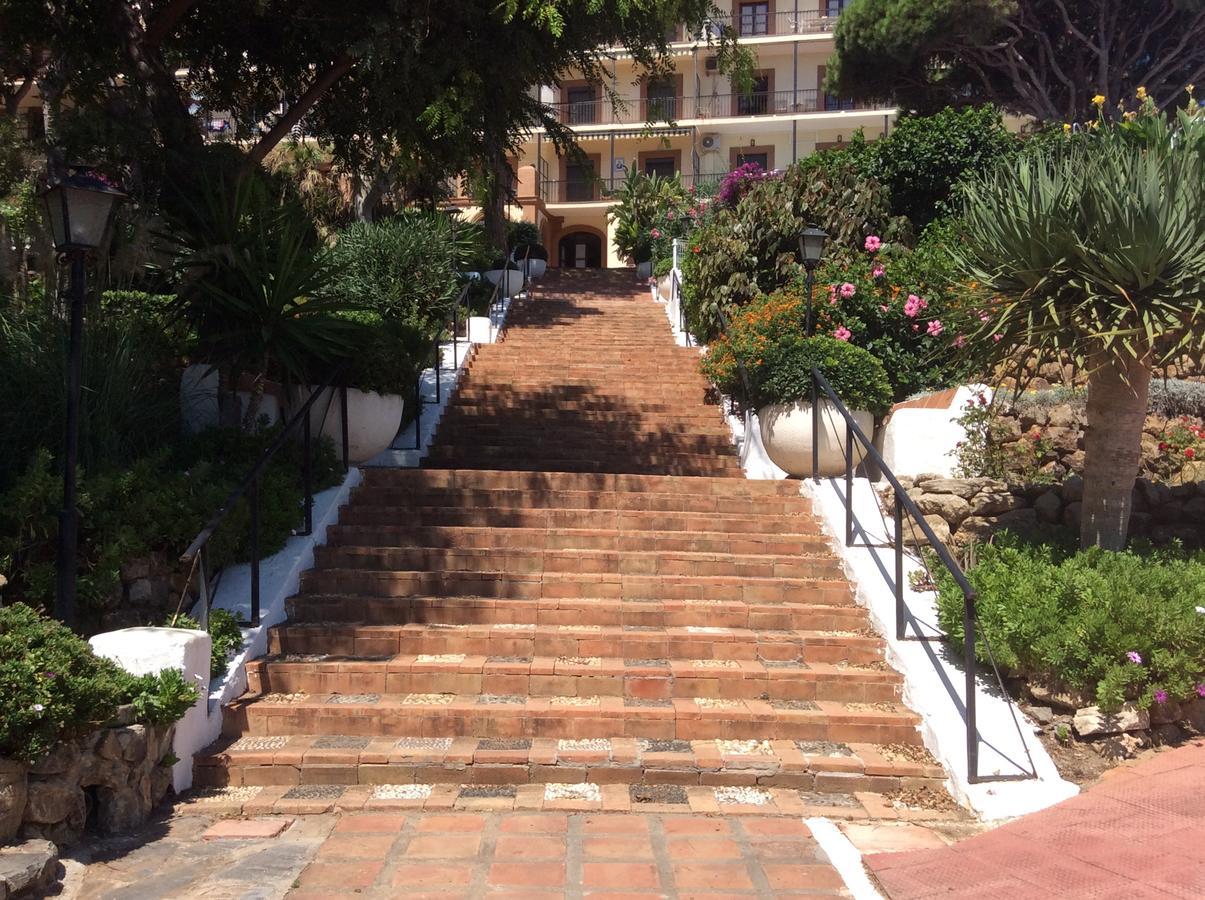Mansion Alhamar - 2 Bedroom, Frontline Beach, Mountain Views, Full Size Pool, Tennis Courts, Close To Shops, On-Site Bar & Chiringuito Ситио-де-Калаонда Экстерьер фото