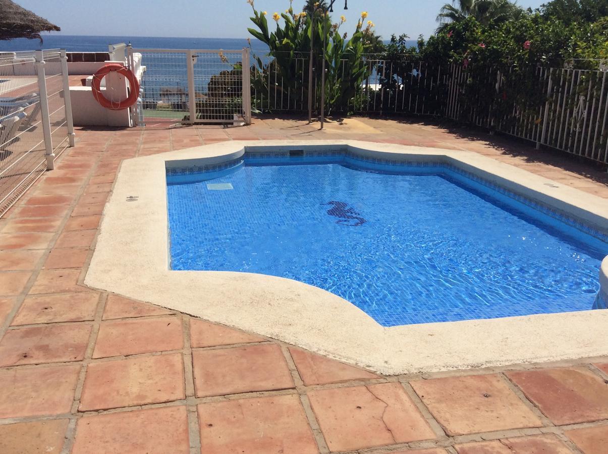 Mansion Alhamar - 2 Bedroom, Frontline Beach, Mountain Views, Full Size Pool, Tennis Courts, Close To Shops, On-Site Bar & Chiringuito Ситио-де-Калаонда Экстерьер фото